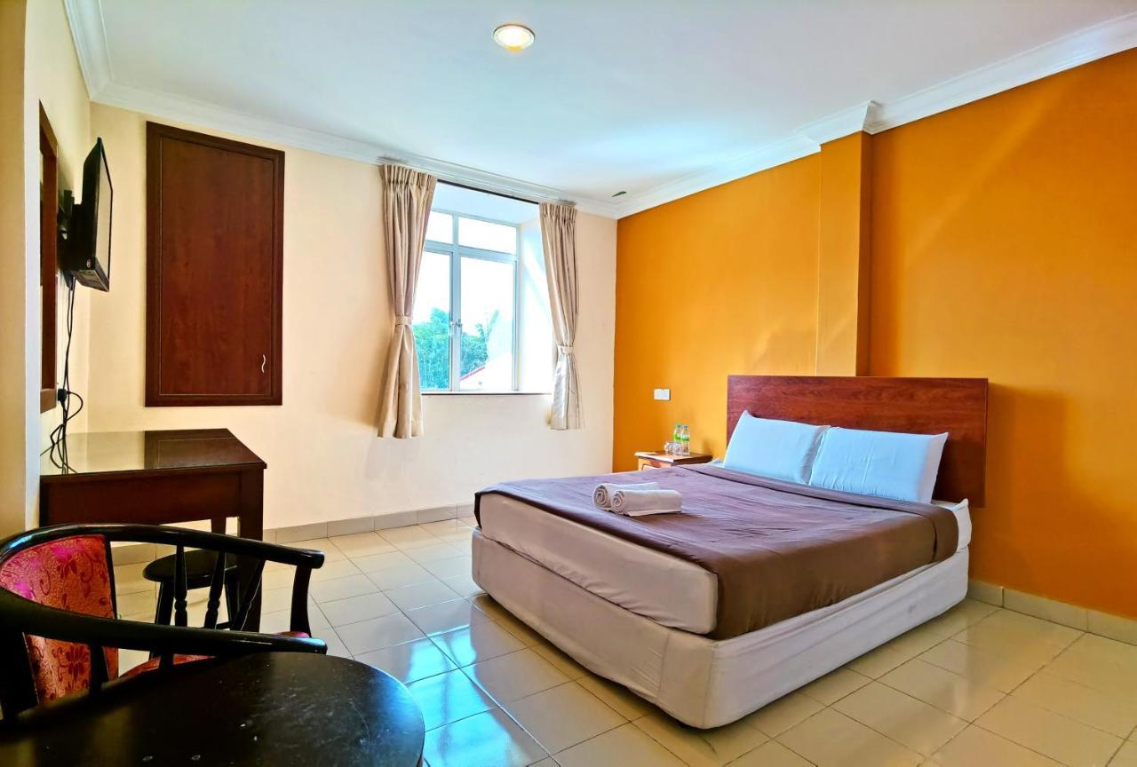 Tropicana Hotel Gemas Extérieur photo