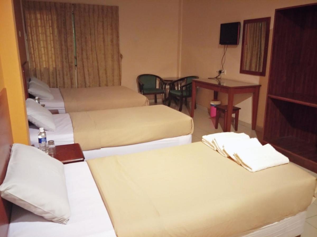 Tropicana Hotel Gemas Extérieur photo